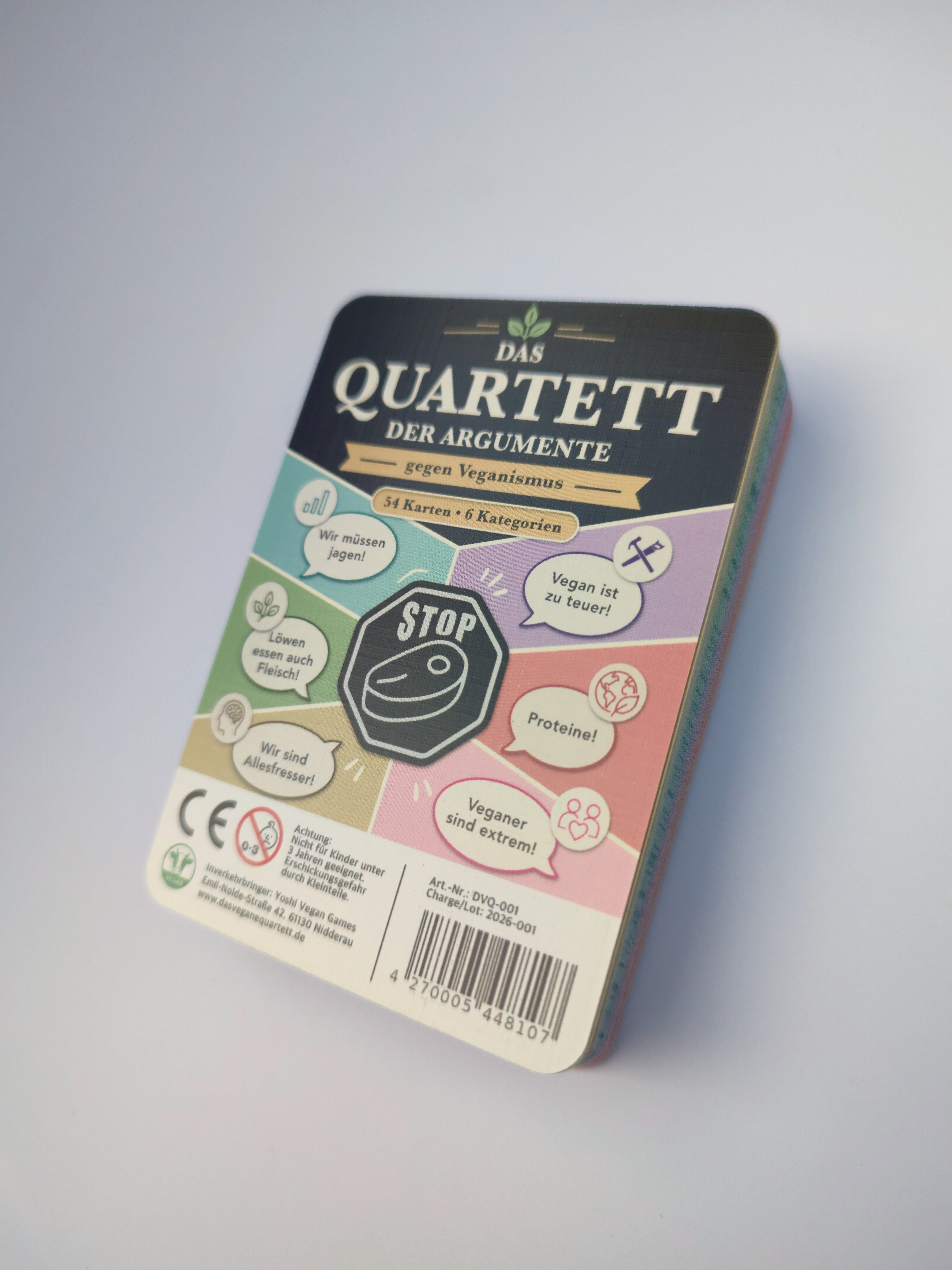 Das Vegane Quartett als Kartenstapel mit Titelkarte